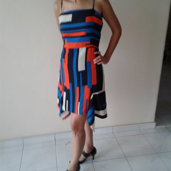 CONTEMPORARY DRESS|GEOMETRIC A-LINE DRESS - Picture 4 of 5